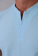 Camiseta com Zíper Azul Claro