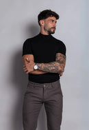 Camiseta Slim Gola Alta Preta